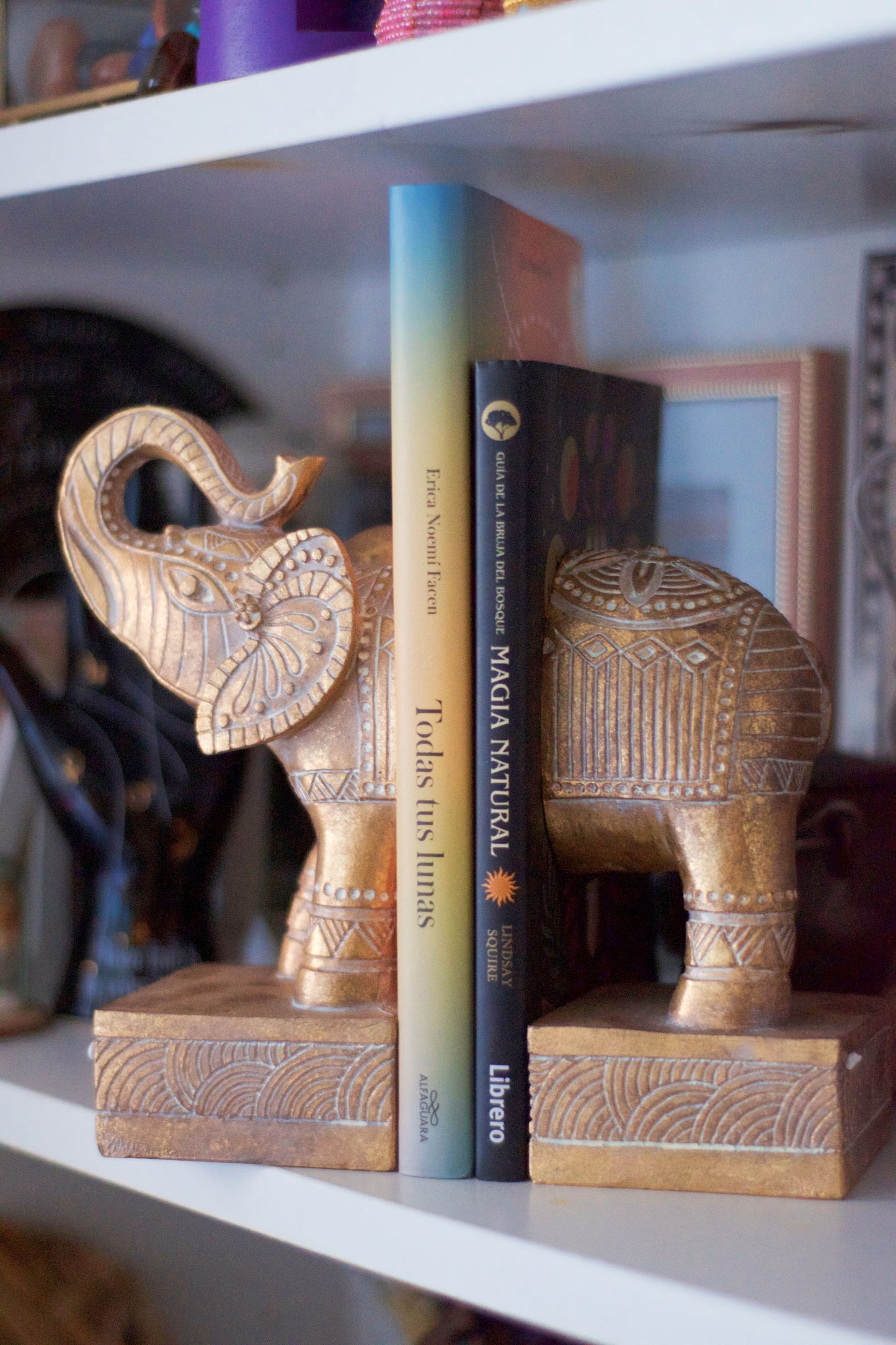 Sujeta Libros Elefante Dorado